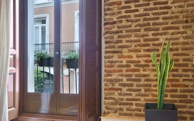 San Mateo Trendy Balcony 3