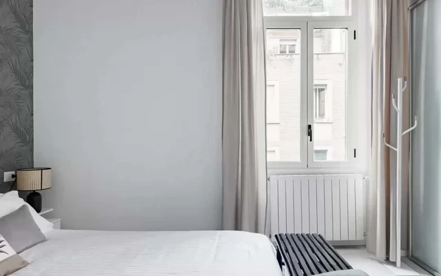 Elegante appartamento minimal dai tocchi botanici 2
