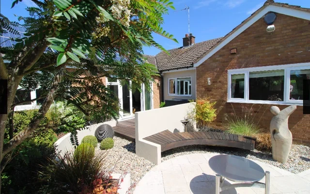 14A Evesham Walk Studio Cannon Park 0
