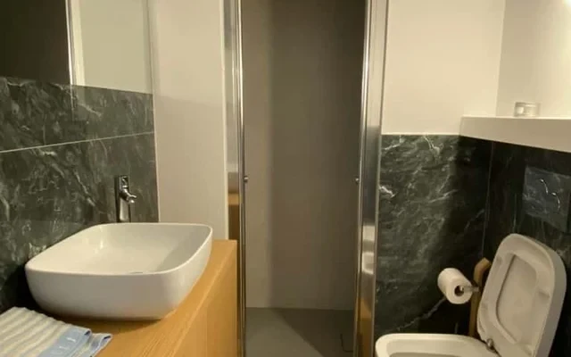 Intrho - Appartamento in Viale Francesco Restelli, Milano  con 2 camere 2