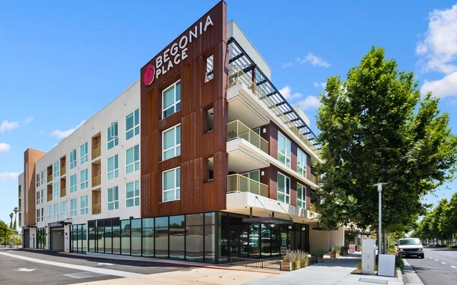 5570 Rosemead Blvd 2