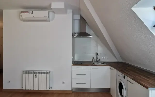 studio near Calle Santa Beatriz de Silva 2