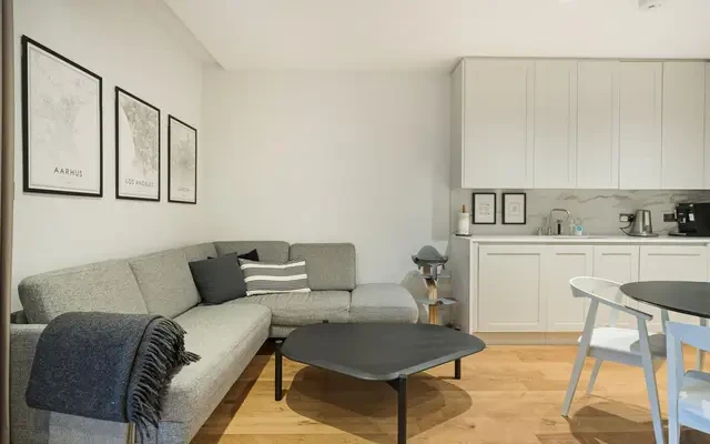 Flat 63 Renaissance Square Apartments, Palladian Gardens, London, W4 2DZ 0