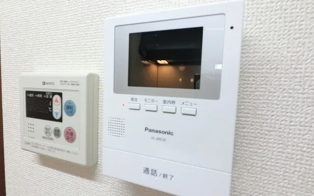 Surplus One Flora Room 105 4