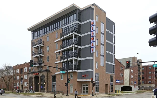 901 S. Fourth St Champaign IL 4