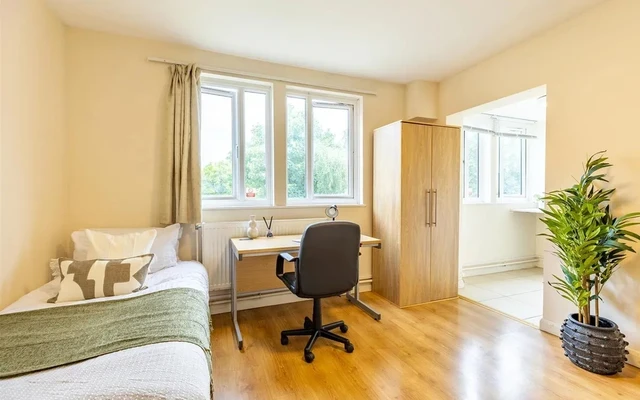 LH-Brooke Hall - London student accommodation