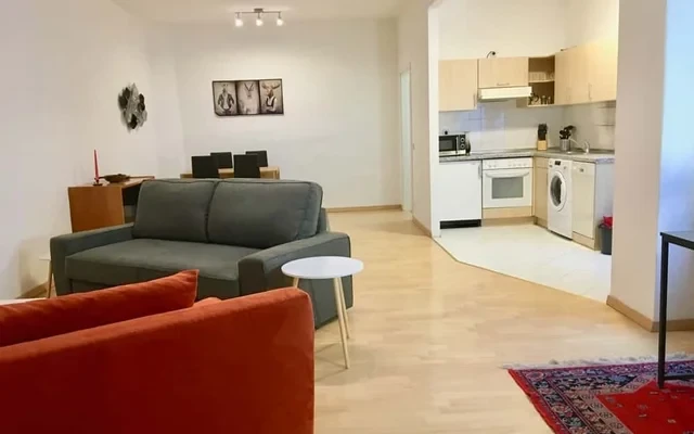 Gina - schoene, sanierte Altbau-Wohnung im Prenzlauer Berg 0