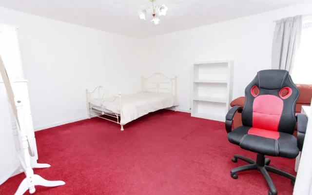 Shared Place·2B1B·Flat 2, Frank Judd Court, Kent Street 1