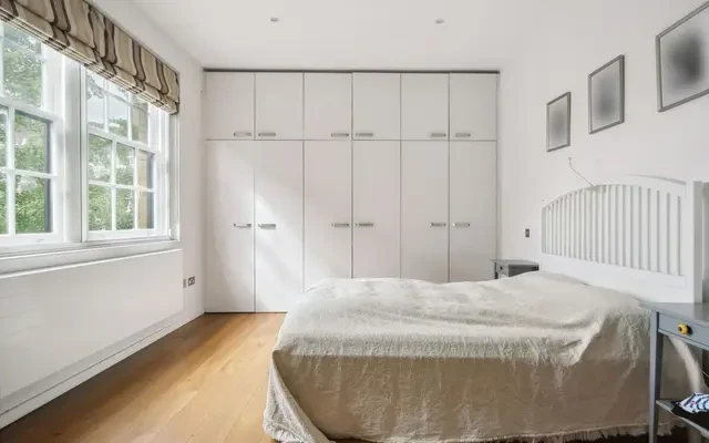 Howard Court, 1A Coleherne Road, London, SW10 9BS 1