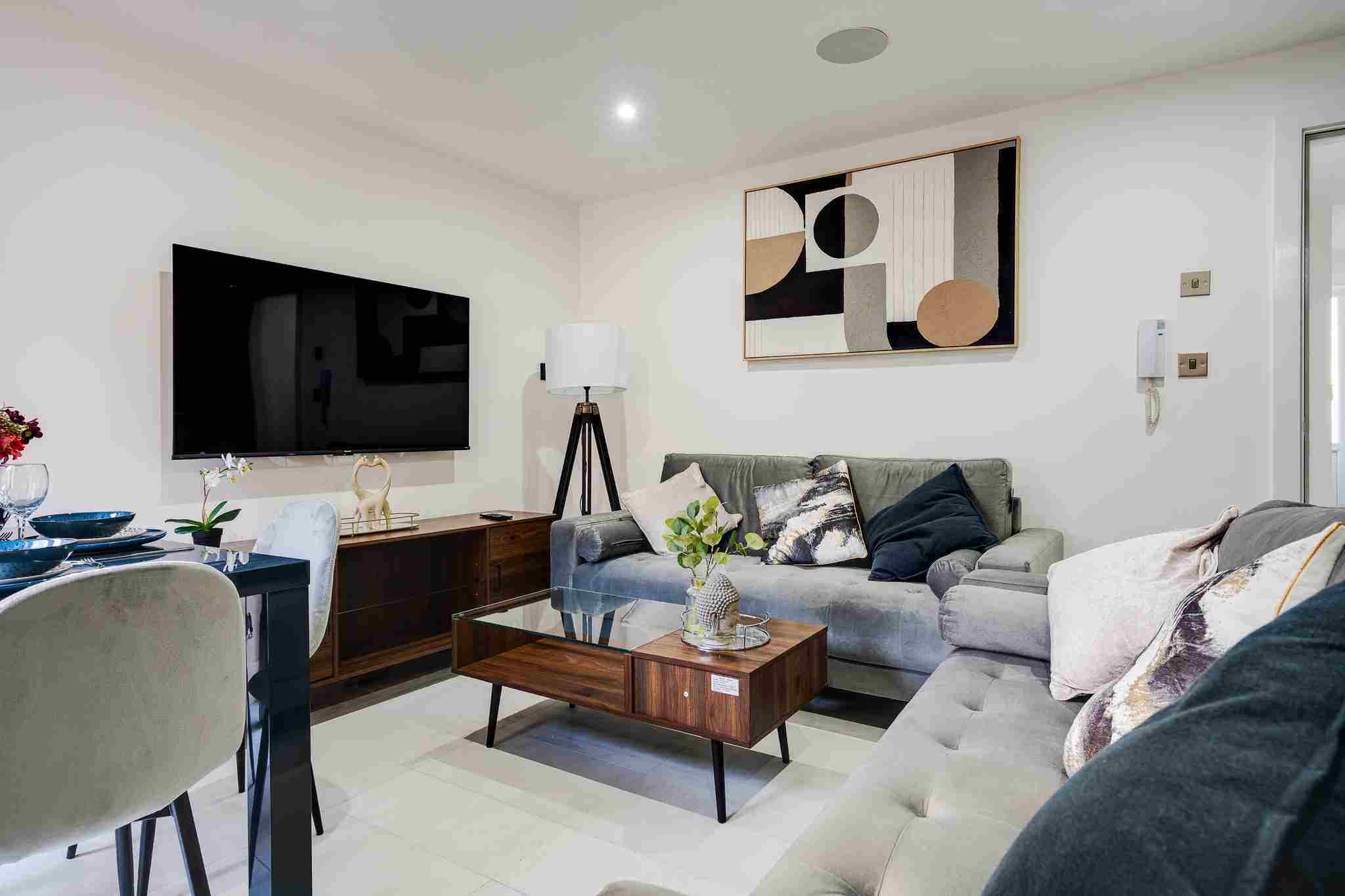 55 Madelaine Street, L8