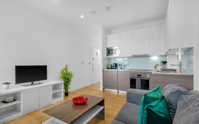 Heathrow Central Apartments 1
