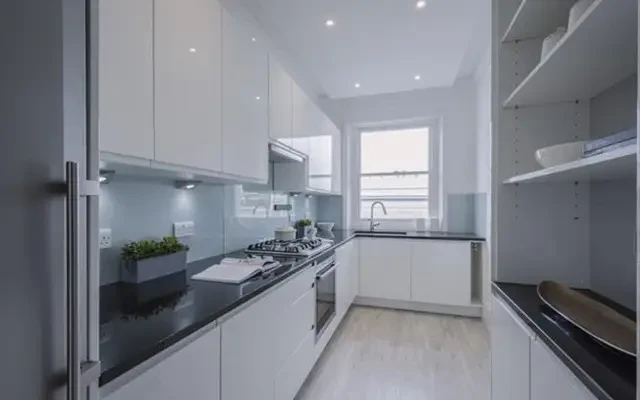 Campden Hill Gardens, London, W8 7AX 3
