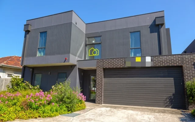 77 Elgar Road 3