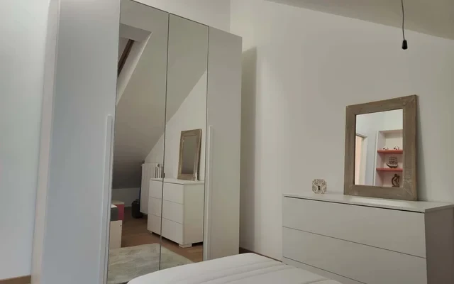 Ampio appartamento in via Donna Prassede a Milano 3