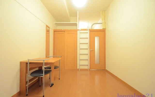 レオパレス富士見 1
