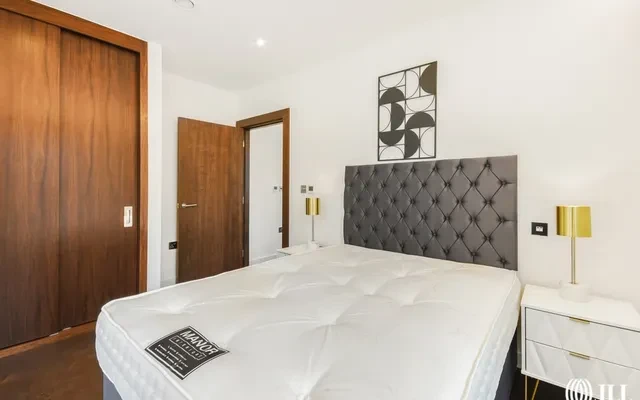 Lexington Gardens London SW11 4
