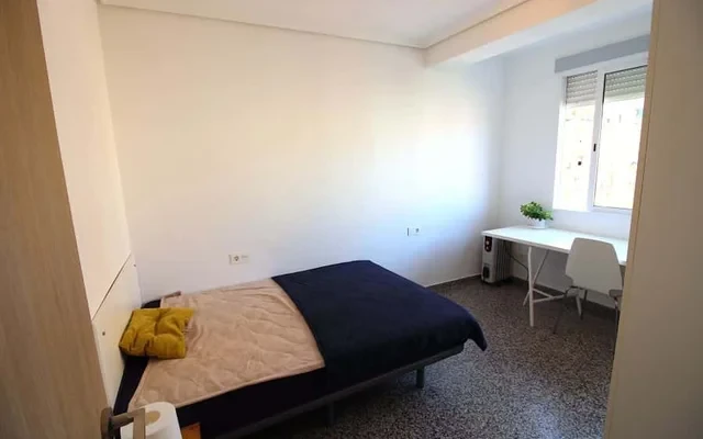 Piso de 5 habitaciones en Algiros 3