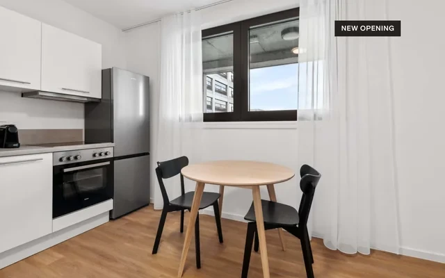 Apartment in Lisa-Fittko-Strasse, Berlin 4