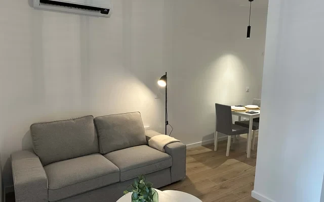 Avenida Bellas Vistas, 9. Local 5 (ONLY STUDENTS) 0