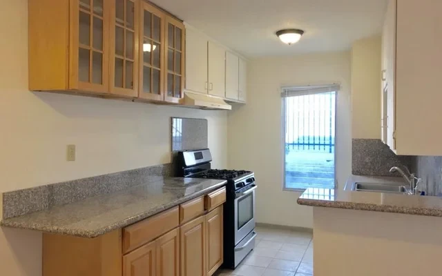 1913 Overland Ave 1
