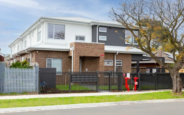 18 Renver Road - Melbourne student accommodation