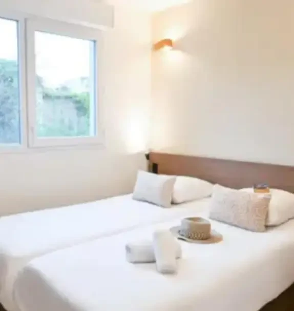 Very appealing studio in Saint-Cyr-l'École