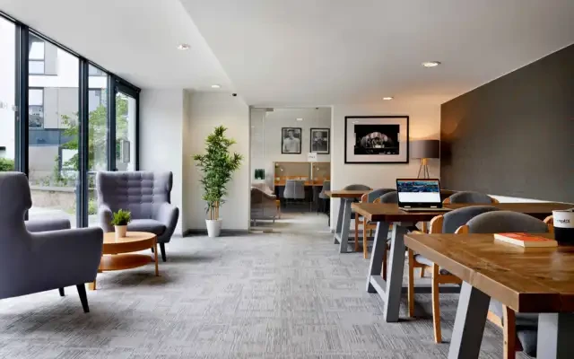 Hampton Square 4