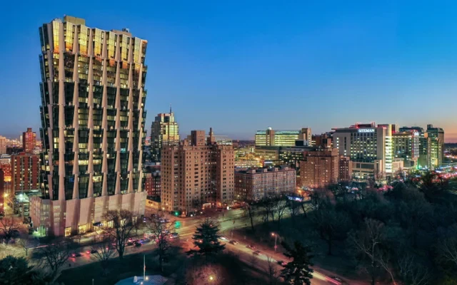 100 Above the Park 0