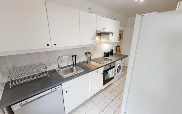 13 Place Georges Pompidou, 92300 3