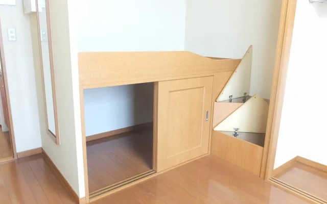 レオパレスＣＲＯＷＮ - Isesaki student accommodation - 107号房间(带独立厨房)