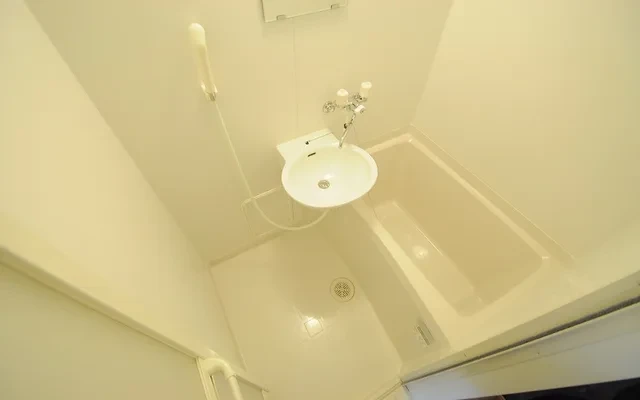 レオパレス柳谷 3