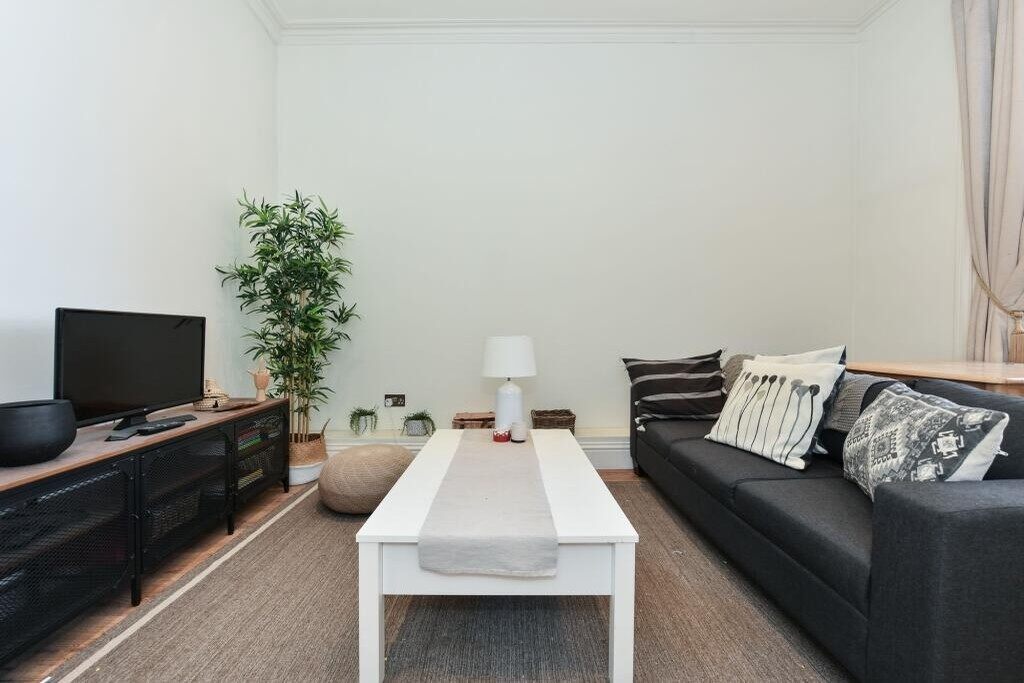 LH-Collingham Place