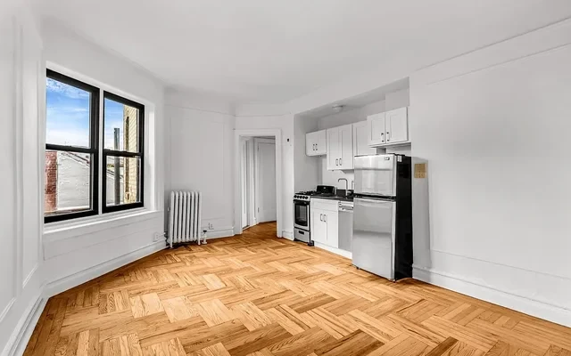 140 Waverly Place 2