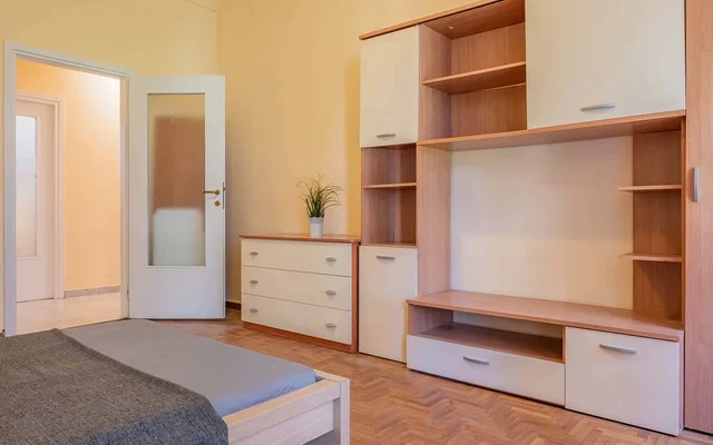 VIA LORENTEGGIO 31/4 <br> PRIVATE ROOM S1 4