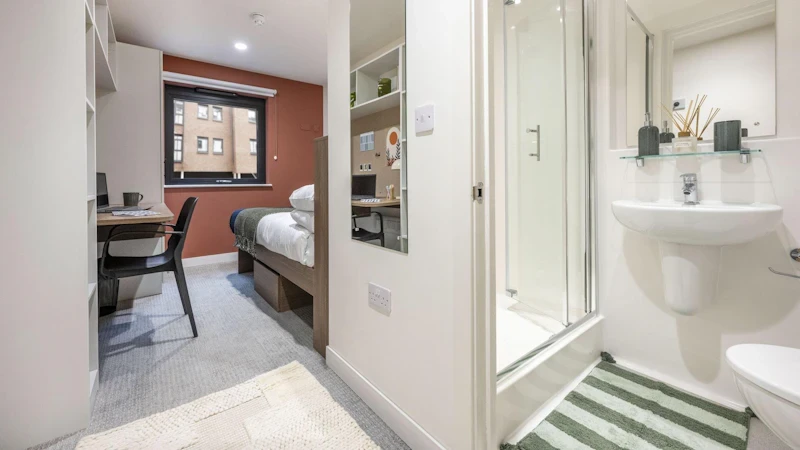 Classic En-suite Plus