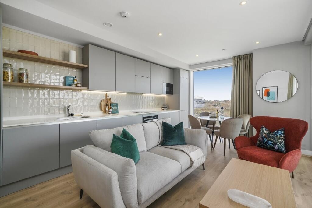 LH-Portlands Place 2