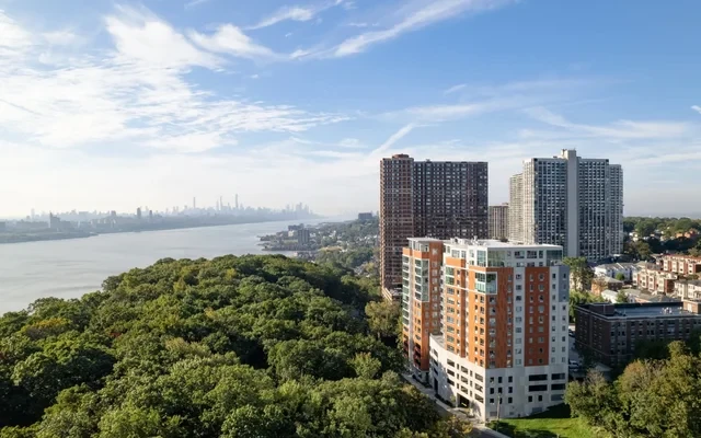 The Pinnacle - Fort Lee 0