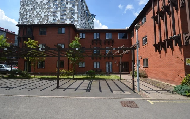 Entire Place·1B1B···the prestigious Mailbox Canalside 0