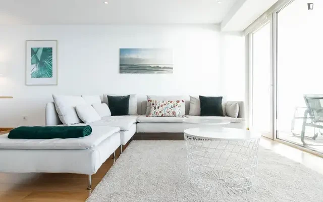 apartment in Linda-a-Velha - Lisbon student accommodation