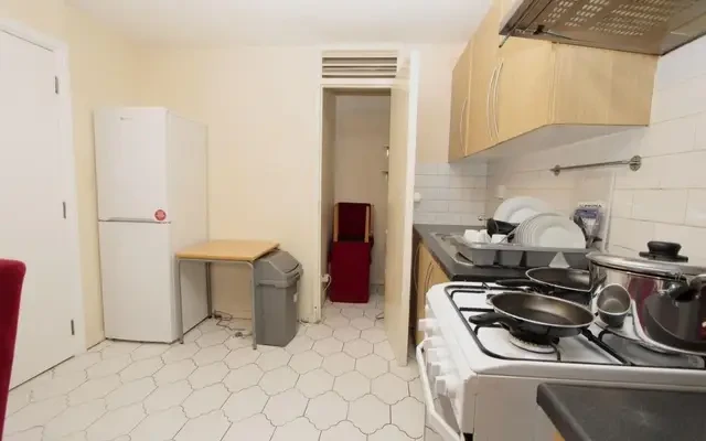 apartment in Shadwell 3