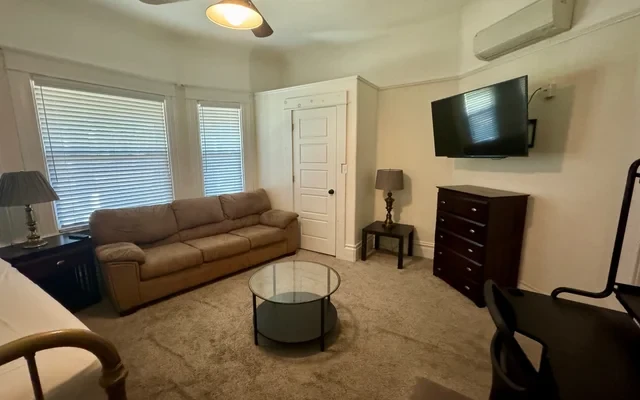 102 W Fulton St 2