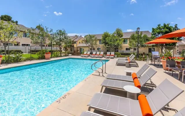 Woodbridge Villas - Irvine student accommodation - Sundeck