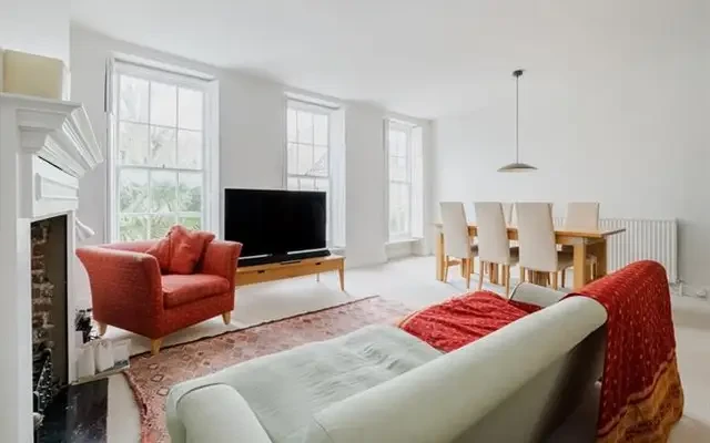 Colebrooke Row, London, N1 8AF 4
