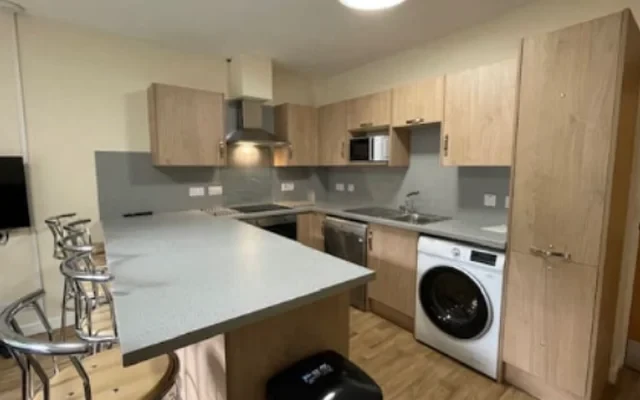 Midpoint Apartments 3