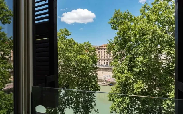 Window on the Tevere 4
