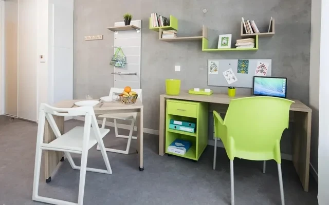 Near ENS, Gare SNCF 1