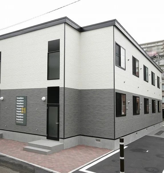 レオパレス澄川駅前