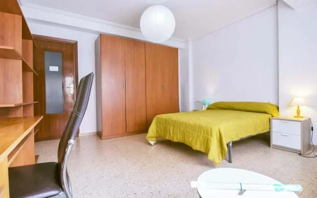 Piso de 4 habitaciones en El Pla Del Real 2