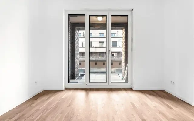 Unfurnished 1-bedroom flat with loggia a short drive from the City Marina Rummelsburg 3