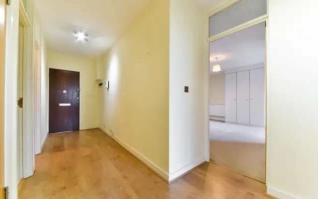 Maresfield Gardens, London, NW3 5SL 4